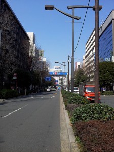 池袋駅東口のグリーン大通り